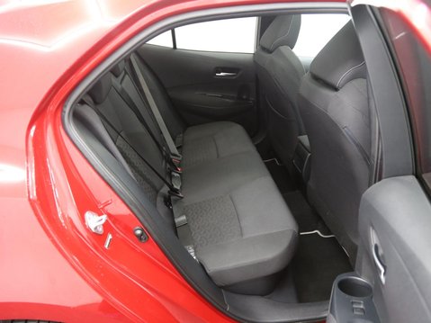 Toyota Corolla 2.0 VVT-h Design CVT Euro 6 (s/s) 5dr 23