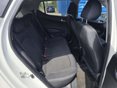 Hyundai i10 1.2 Premium Hatchback 5dr Petrol Auto Euro 6 (87 ps) 16