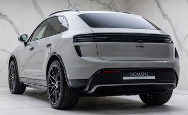Porsche Macan Turbo Electric 7