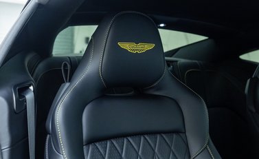 Aston Martin DB12 V8 15