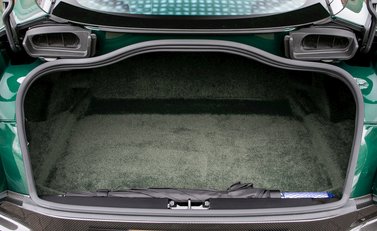 Aston Martin DBS Superleggera 36