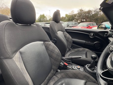 Mini Convertible Cooper 1.5 Chili / Media - SAT NAV + MINI CONNECTED + 17" ALLOYS 3