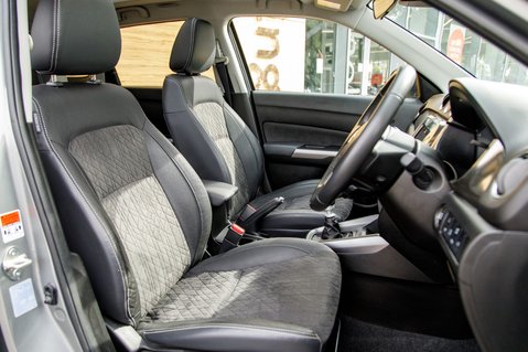 Suzuki Vitara SZ5 BOOSTERJET MHEV 23