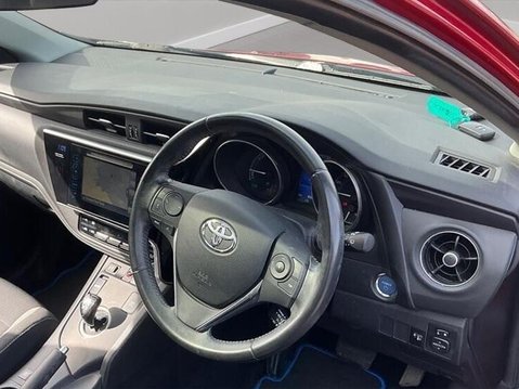 Toyota Auris 1.8 VVT-h Design Touring Sports CVT Euro 6 (s/s) 5dr 2