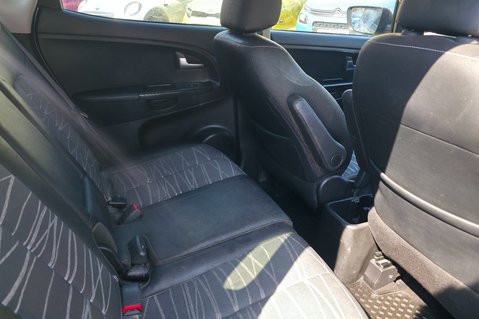Kia Venga 3.. AUTOMATIC.. 1 PREVIOUS KEEPER.. 7 MAIN DEALER SERVICES.. STUNNING 14