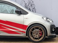 Volkswagen Up TSI up! GTI 11