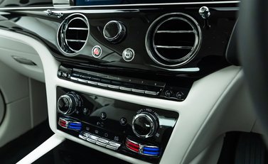 Rolls-Royce Spectre 21