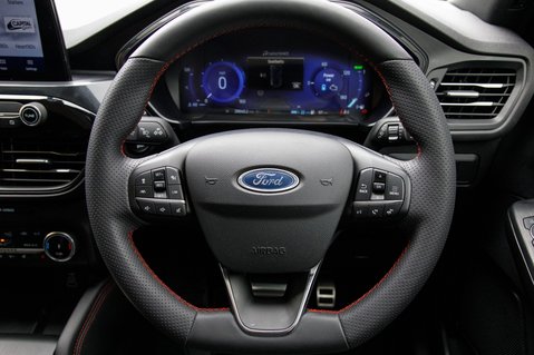 Ford Kuga ST-LINE X 22