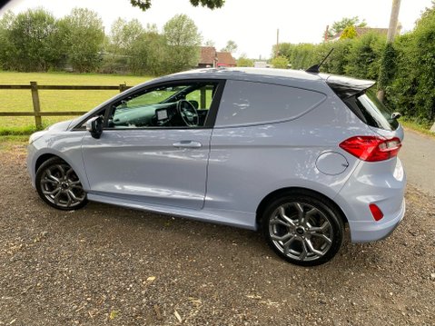 Ford Fiesta SPORT 13