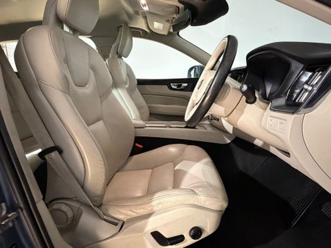 Volvo XC60 D4 MOMENTUM AWD 18