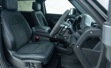 Land Rover Defender 90 V8 CARPATHIAN EDITION 14