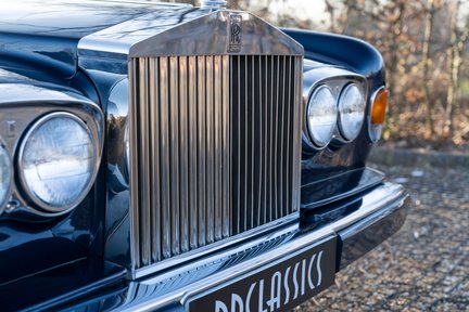 Rolls-Royce Corniche III 18