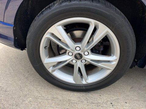 Audi Q3 1.5 TFSI CoD 35 S line S Tronic Euro 6 (s/s) 5dr 23