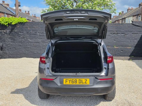 Vauxhall Grandland X 1.5 Turbo D BlueInjection SE Euro 6 (s/s) 5dr 33