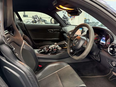 Mercedes-Benz Amg GT 4.0 V8 BiTurbo R (Premium) Coupe 2dr Petrol SpdS DCT Euro 6 (s/s) (585 ps) 7