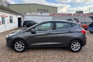 Ford Fiesta 1.0T ZETEC 5 DOOR.. 5 SERVICES.1 PREVIOUS OWNER.SAT NAV..CLIMATE CONTROL.. 4