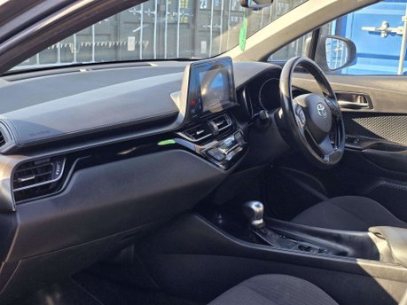 Toyota C-HR 1.8 VVT-h Icon SUV 5dr Petrol Hybrid CVT Euro 6 (s/s) (122 ps) 20