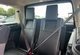 Land Rover Discovery SDV6 SE AUTO 7 SEATER 40