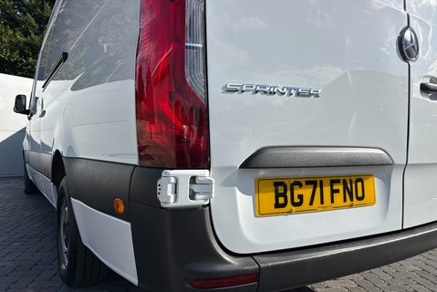 Mercedes-Benz Sprinter 315 Cdi Progressive Glass Frail Van 24