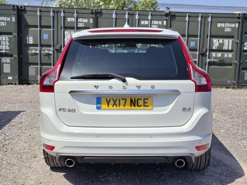 2017 Volvo XC60 thumbnail 10