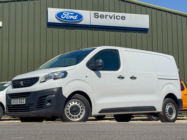Peugeot Expert MWB L2H1 Bluehdi Professional Premium Plus Air Con Cruise SELECT 1