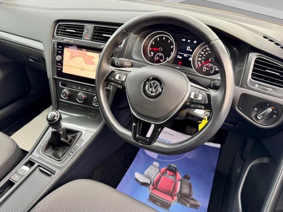 2017 Volkswagen Golf — image 34
