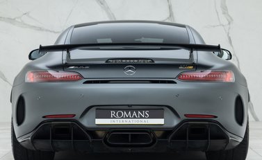Mercedes-Benz AMG GT R PREMIUM 8