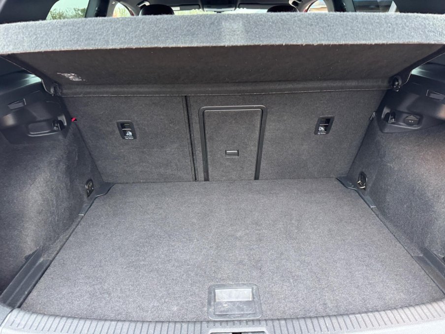 2016 Volkswagen Golf — image 42