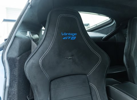 Aston Martin Vantage GT8 12