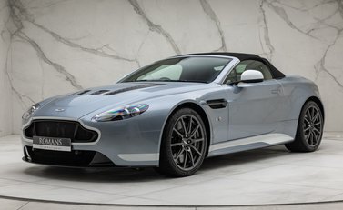Aston Martin V12 Vantage S ROADSTER 6