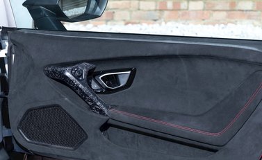 Lamborghini Huracan LP640-4 Performante 18