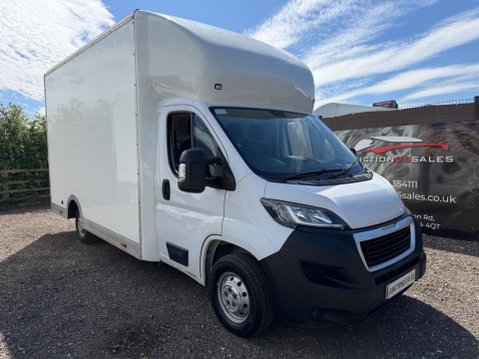 Peugeot Boxer 2.2 BlueHDi 335 Built for Business Low Floor Luton L3 Euro 6 (s/s) 4dr 2