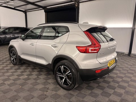 Volvo XC40 2.0 B3 MHEV Plus Dark DCT Auto Euro 6 (s/s) 5dr 56