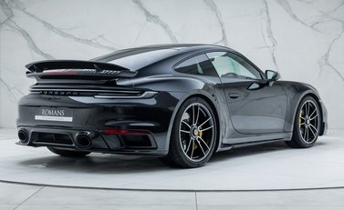 Porsche 911 Turbo S (992) 6