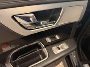 Jaguar XF 3.0d S V6 Premium Luxury Saloon 4dr Diesel Auto Euro 5 (s/s) (275 ps) 17
