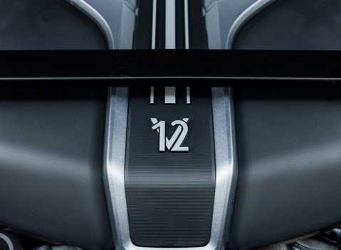 Rolls-Royce Cullinan Black Badge 44