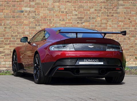 Aston Martin Vantage GT8 19