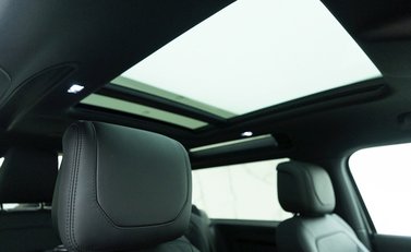 Land Rover Defender 90 X D300 11