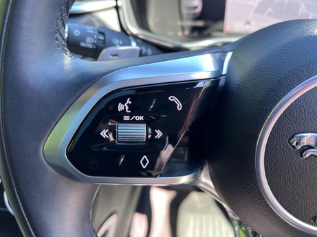 Jaguar F-Pace 2.0 D200 MHEV R-Dynamic HSE Black Auto AWD Euro 6 (s/s) 5dr 43