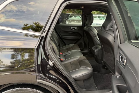Volvo XC60 T5 R-DESIGN PRO AWD -ONE OWNER - 7 VOLVO SERVICES 25