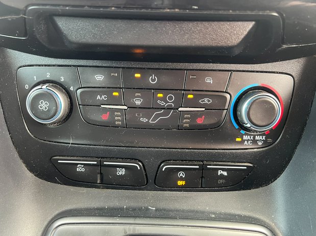 Ford Transit Connect AUTO LWB (SOLD) L2H1 Low Roof Limited Air Con Alloys Sensors Cam EURO 6 NO 32