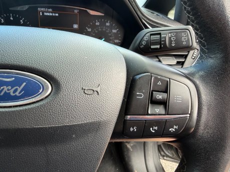 Ford Fiesta TITANIUM 12