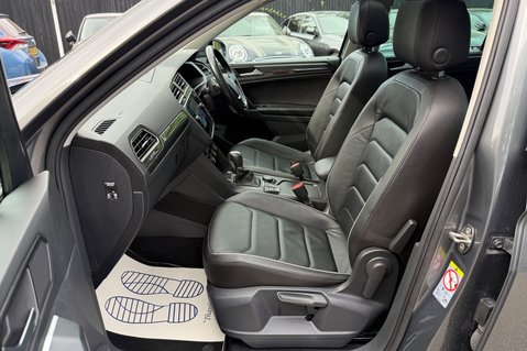 Volkswagen Tiguan SEL TSI BMT 4MOTION DSG - PANROOF - CARPLAY - FULL SERVICE HISTORY 20