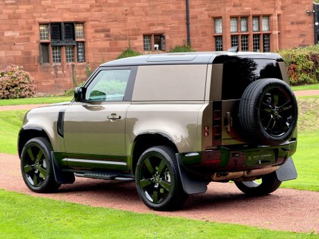 Land Rover Defender HARD TOP X-DYNAMIC HSE 30