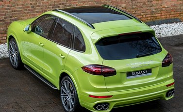 Porsche Cayenne Turbo S 9