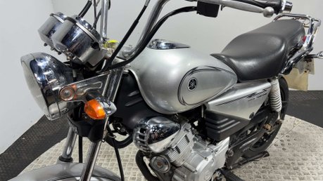 Yamaha YBR125 Custom 2012 ONLY 11K PROJECT BIKE SPARES OR REPAIR 125CC LEARNER 8
