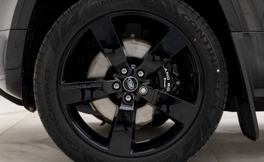 Land Rover Defender 110 V8 8