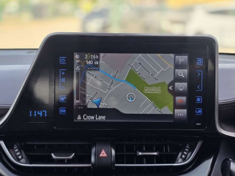 2017 Toyota C-HR thumbnail 23