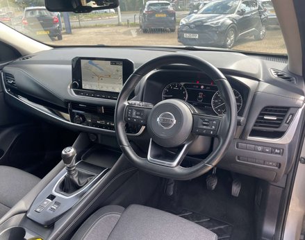 Nissan Qashqai 1.3 Qashqai N-Connecta DiG-T MHEV 5dr 17