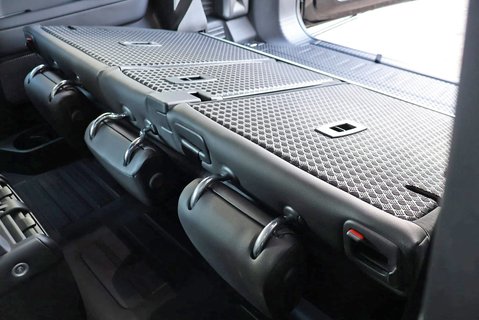 Defender 90 Commercial 2